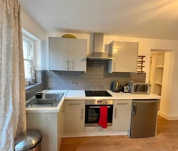 Studio Flat, Church Road, BN3 - Photo 2