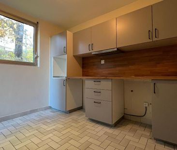 Location Appartement 4 pièces 99m² CHAMALIERES 63400 - Photo 3