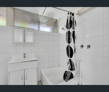 Low Maintenance Unit in Prime Location - Photo 5