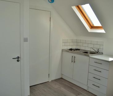 Studio to rent - Photo 2