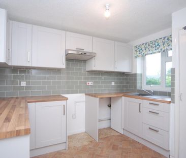 2 bedroom semi-detached bungalow to rent - Photo 2