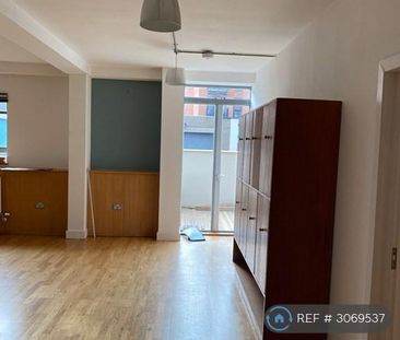 2 bedroom flat to rent - Photo 1