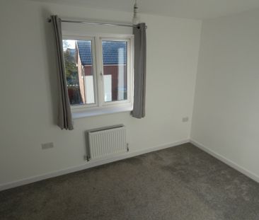 2 bed House - To Let - Photo 2