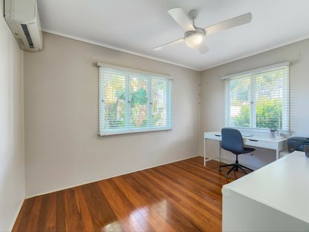 BEAUTIFUL THREE BEDROOM HOME IN THE KEDRON SCHOOL CATCHMENTS!! - Photo 3