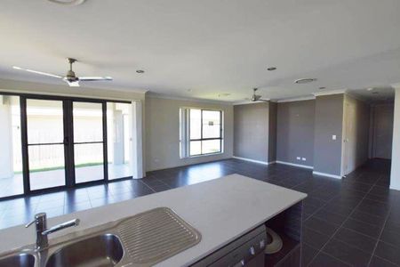 3-5 Highcrest Court, Bucasia - Photo 2