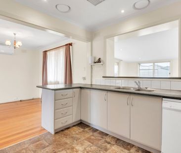 14 Rayfield Avenue, Craigieburn, Vic 3064 - Photo 2