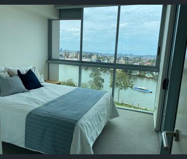 Fully Furnished 2 Bedroom Unit! Central Location! - Photo 3