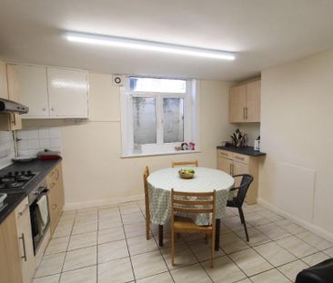 5 bedroom terraced house to rent - Photo 3