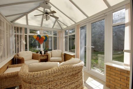 4 bedroom detached house to rent - Photo 3