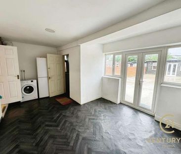 Walnut Tree Road, TW5 - Photo 2