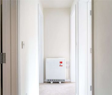 A newly renovated one bedroom apartment - Photo 4