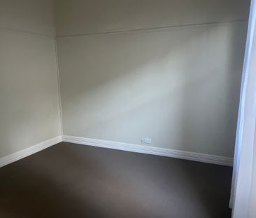 Geelong West - Photo 2