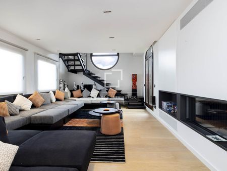 Excellent 4-bedroom apartment with 40 m² terrace for rent in Eixample Right - Photo 2