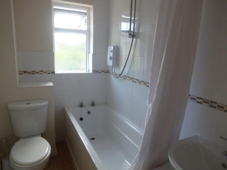 2 bedroom terraced house to rent - Photo 4