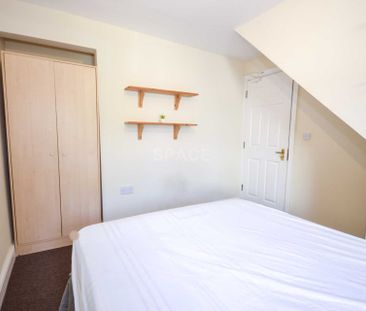 Grange Avenue, Earley, Reading, Berkshire, RG6 1DJ - Photo 2
