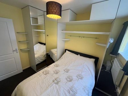 2 bedroom terraced house to rent - Photo 2