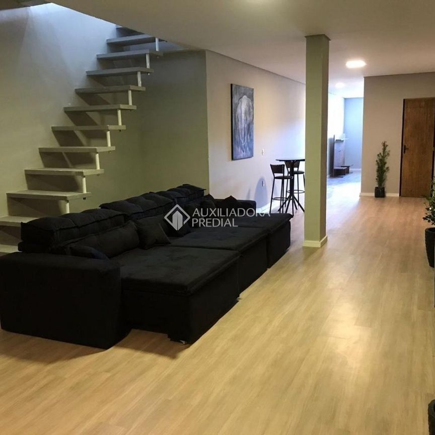 Casa com 4 quartos e 260m² para alugar em Campeche, Florianópolis. - Foto 1