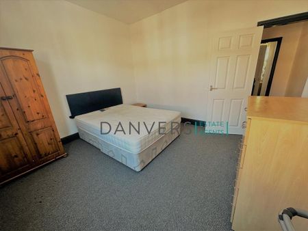 3 bedroom terraced house to rent - Photo 3