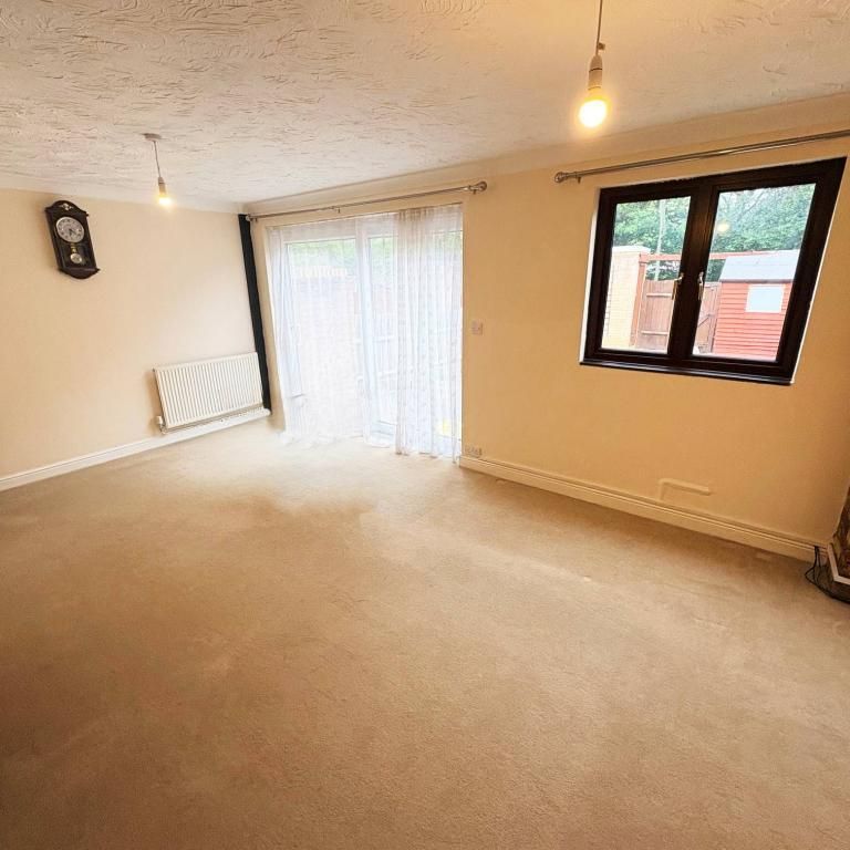 3 bedroom terraced house to rent - Photo 1