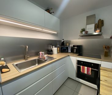 Location Appartement 2 pièces 38m² SANARY SUR MER 83110 - Photo 6