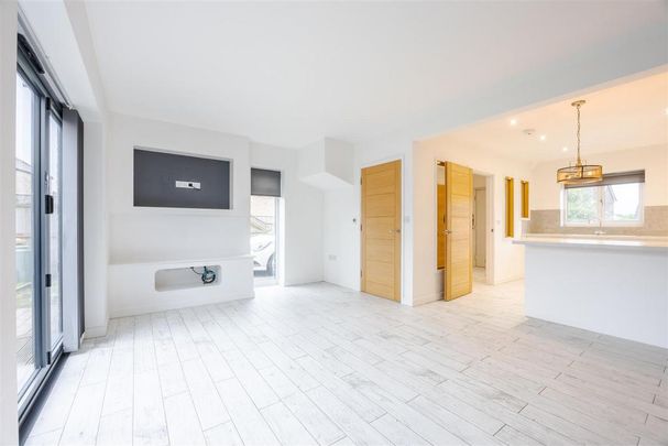 3 bedroom semi-detached house to rent - Photo 1