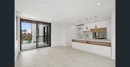 Light-Filled Second-Floor Apartment with Pool Views - Photo 2
