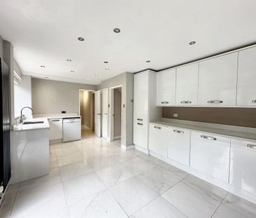 3 bedroom semi-detached house to rent - Photo 6