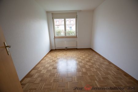 Appartement de 4 pièces au rez-de-chaussée avec balcon - Photo 4