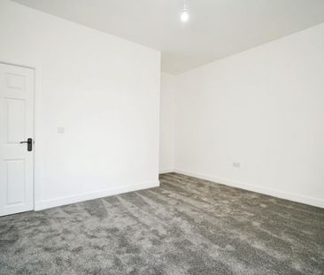 Lynton Avenue, Pendlebury, Swinton - Photo 1