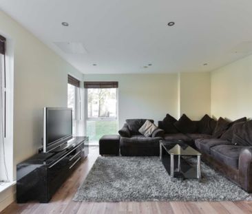 Dalmeny Way, Epsom - Photo 3