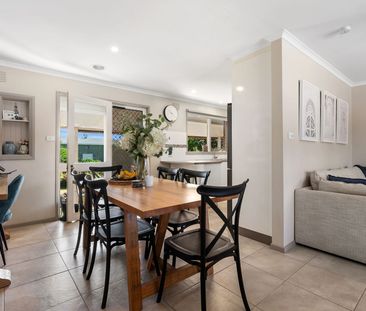 RARE GEM IN CENTRAL LOCATION - Photo 3