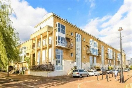 Room in a Shared House, Queen Of Denmark Court, SE16 - Photo 2
