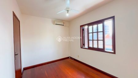 Casa com 3 quartos e 292m² para alugar em Jardim Itu, Porto Alegre. - Foto 4