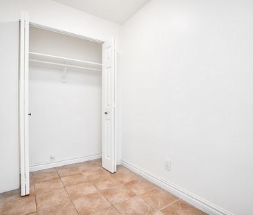 3 bedroom, 1 bath - Photo 3