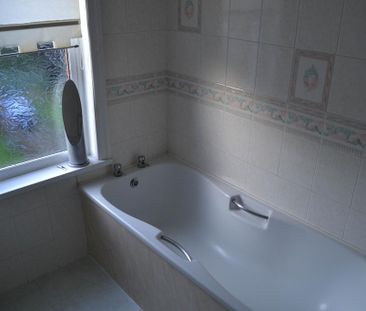 2 bedroom semi-detached house to rent - Photo 2