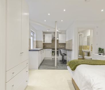 Queen Anne Street, Marylebone, W1G - Photo 1