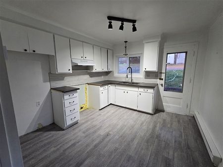 384 Rue Frontenac, Sherbrooke, QC J1H 1K3 (Vacant) - Photo 3