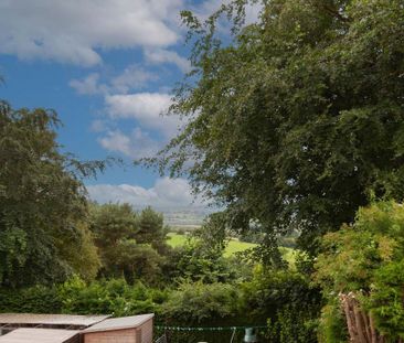 3 bedroom end of terrace house to rent - Photo 2
