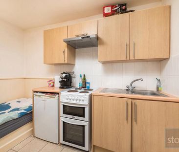 Studio to rent - Photo 4