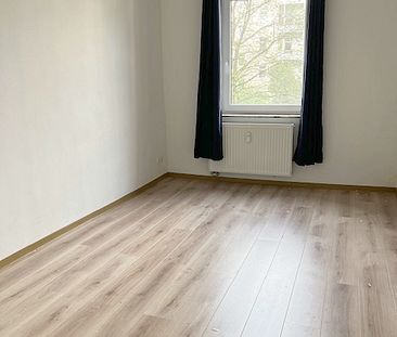 Helle & moderne 2-Zimmer-Altbauwohnung mit Einbauküche in zentraler... - Photo 5