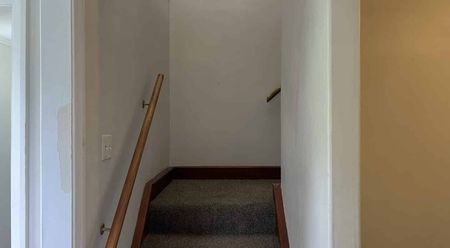 Four bedroom home available now! - Photo 5