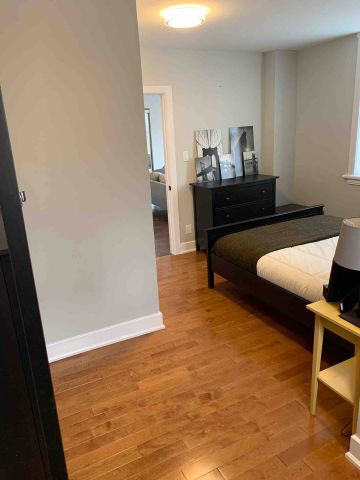 220 Argyle - Photo 2