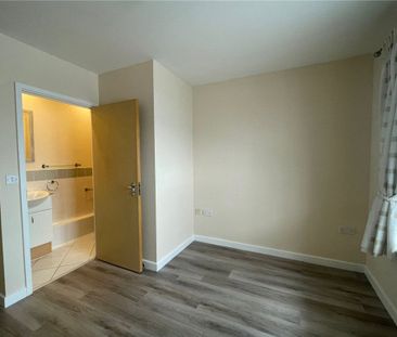 Station Approach, Woking, Surrey, GU22 7PB - Photo 3