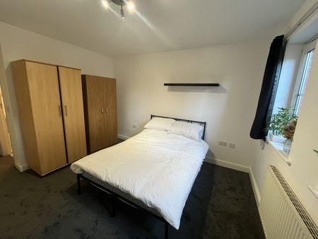 2 Bed Flat, Alexandra Park House, M16 - Photo 2