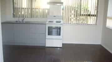 2 Bedroom downstairs unit by Rangitoto College, Mairangi Bay - Photo 1