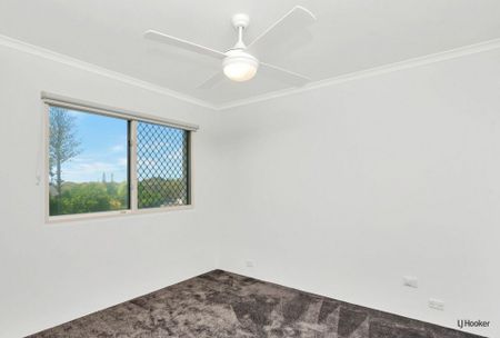 SPACIOUS BEACHFRONT LIVING - TOP FLOOR APARTMENT - Photo 2