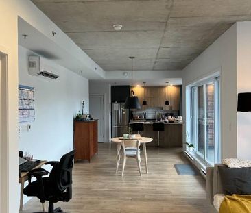 Grand 3 1/2 Mont-St-Hilaire 884pi2 - Photo 2