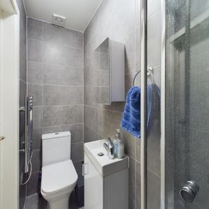 1 bedroom bedsit to rent - Photo 3