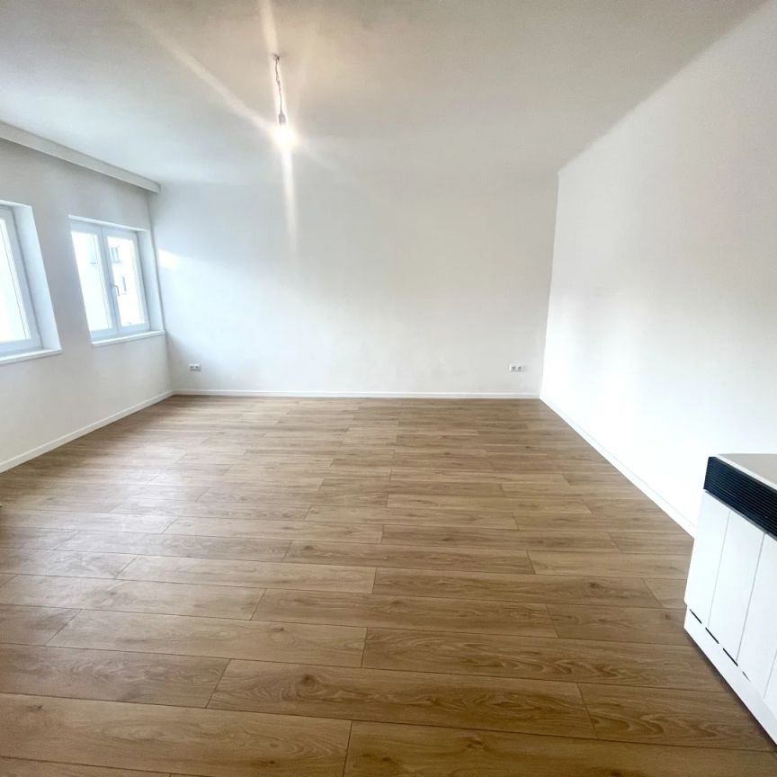 ERSTBEZUG NACH SANIERUNG - SÜSSE SINGLEWOHNUNG IN TOPLAGE - CA. 3 MIN ZUR CITY UND U2 SCHOTTENTOR - SONNIG UND RUHIG - DACHTERRASSE ZUR ALLGEMEINEN NUTZUNG - Photo 1