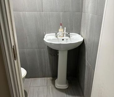 Room in a Shared House, Erskine Road, E17 - Photo 5